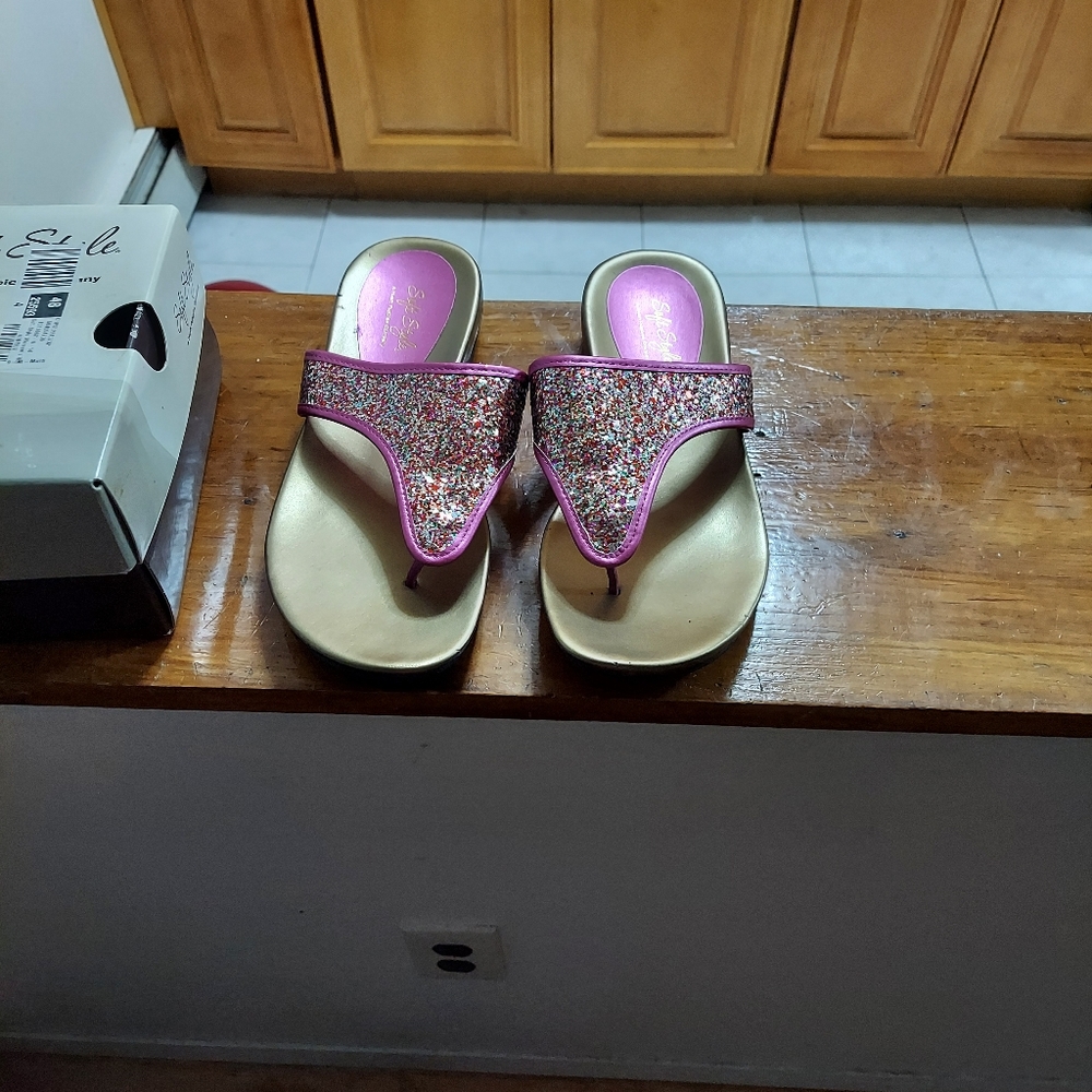 Slide thong sandal